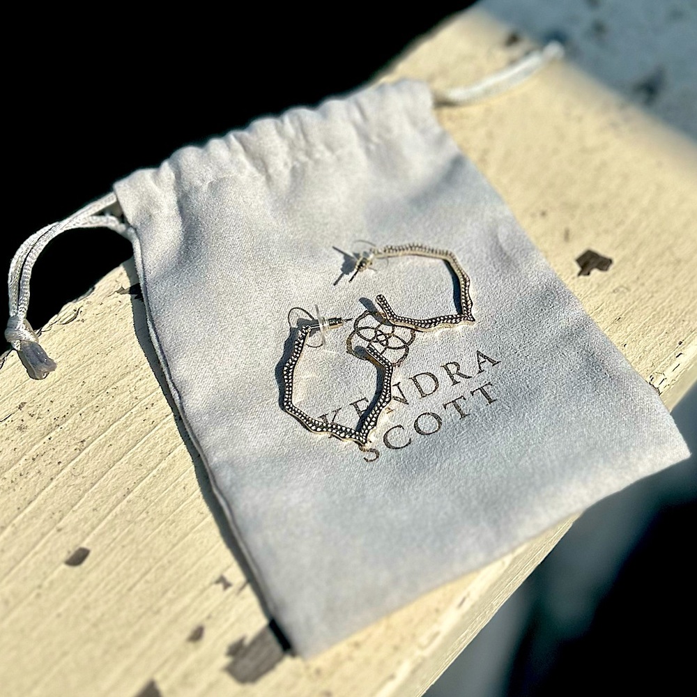Kendra Scott Miku Hoop Earrings in Gold